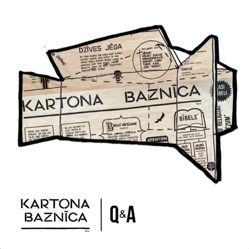 Attēlā redzama neregulāras formas konstrukcija, redzams uzraksts "Kartona baznīca"