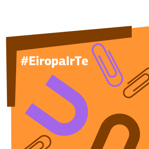 Attēls ar tēmturi "#EiropaIrTe", kas ir izcelts oranžā krāsā.
Fons sastāv no oranžas un brūnas krāsas kombinācijas ar abstraktiem dizaina elementiem- violetu magnētu, brūnām un violetām saspraudes. &Scaron;ie elementi simboliski atspoguļo sarunas tēmu "Kā Latvijai kļūt par talantu magnētu Eiropas darba tirgū?"