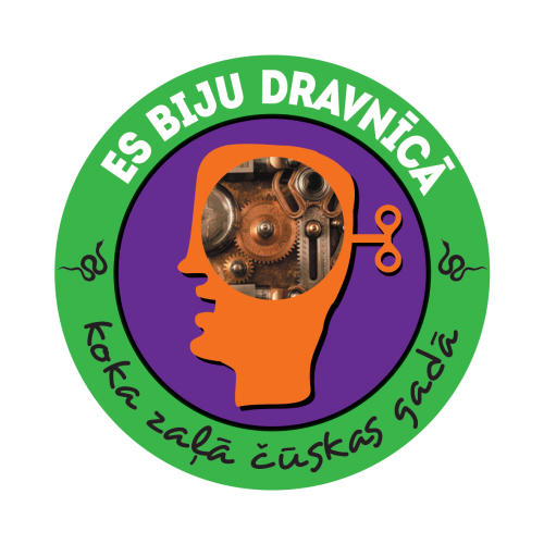 zaļ&scaron; aplis ar uzrakstiem, koka zaļais čūskas gads, centrā oranža galva