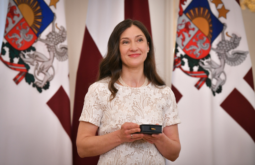 TRIJU ZVAIGŽŅU ORDENIS PAR IEGULDĪJUMU DEMOKRĀTIJĀ.