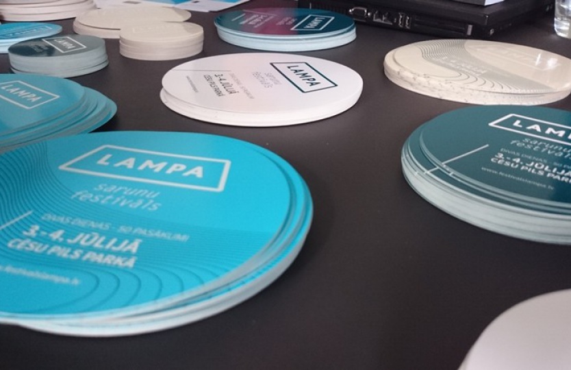 Aptauja: Iedzīvotāji uzskata, ka Latvijā cilvēki pārāk maz sarunājas