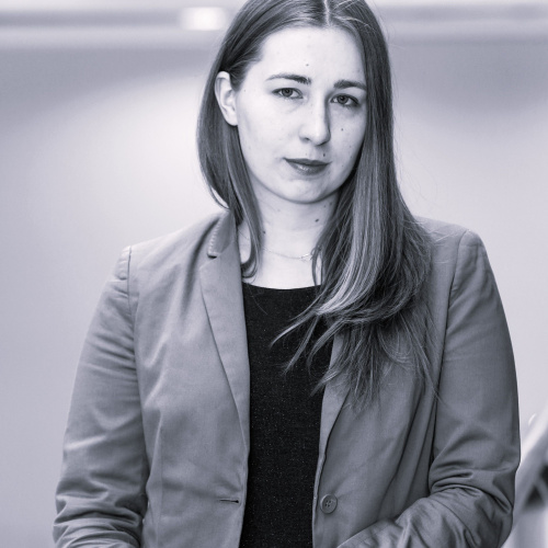 Kristīne &Scaron;neidere